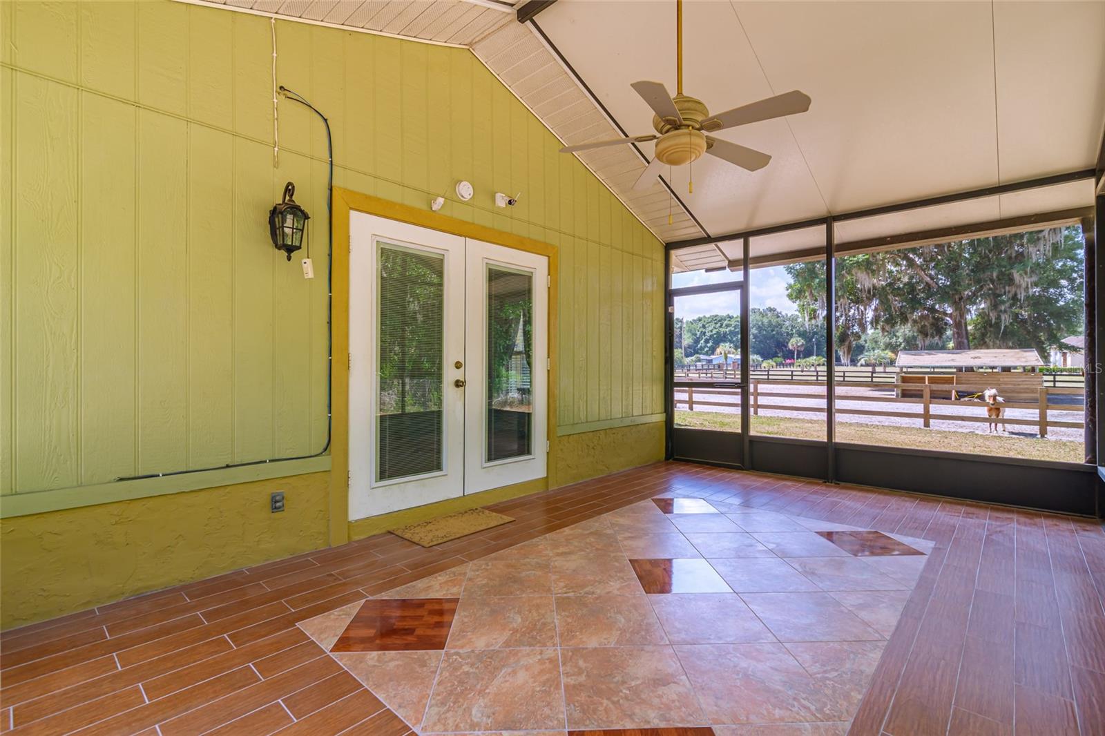 MEADOWBROOK RANCHES - Residential