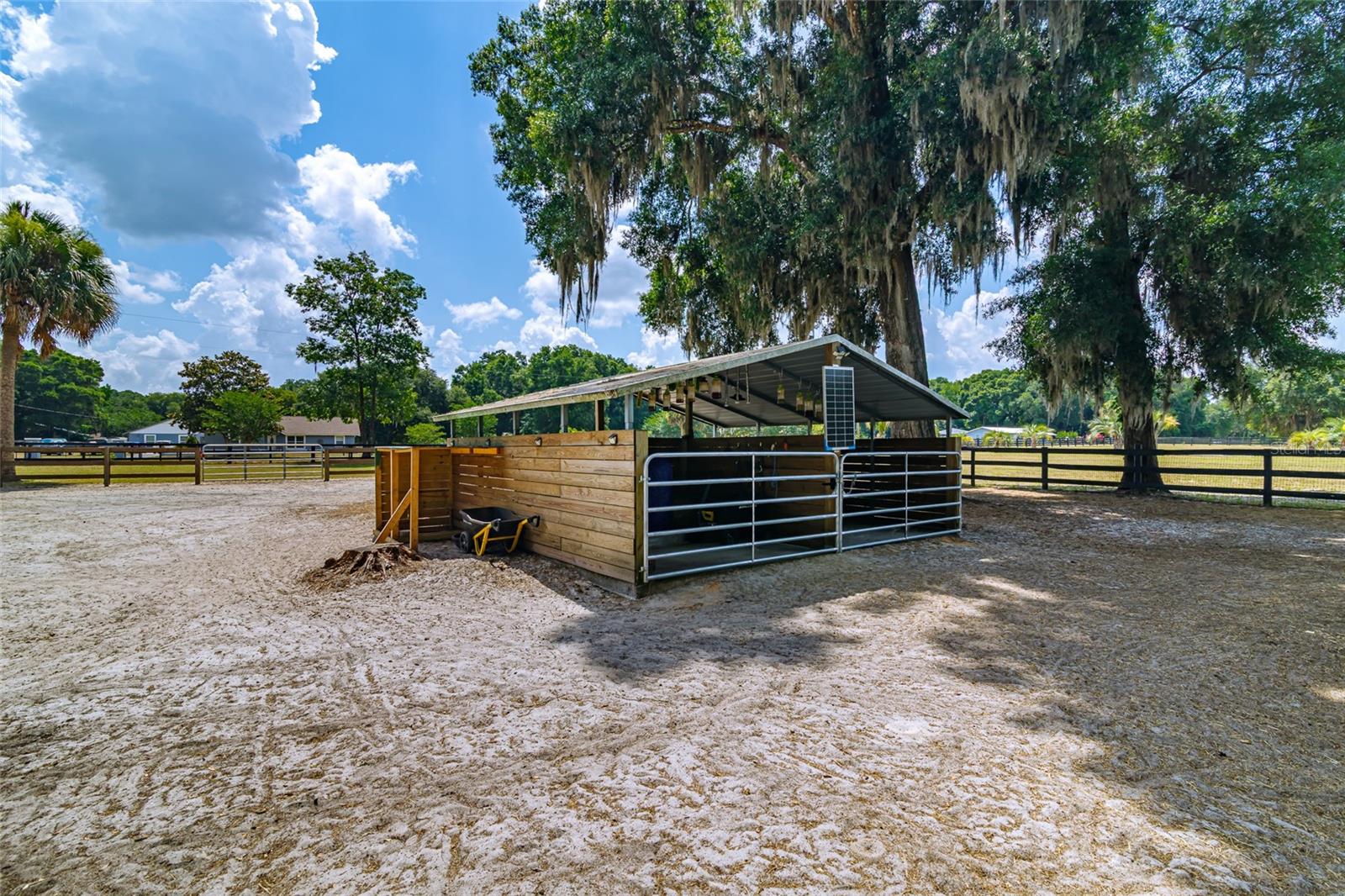 MEADOWBROOK RANCHES - Residential