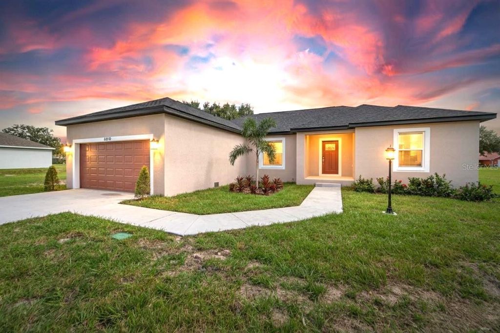 Photo of 6010 Sundown Dr, Dade City, FL 33523 (MLS # TB8467320)