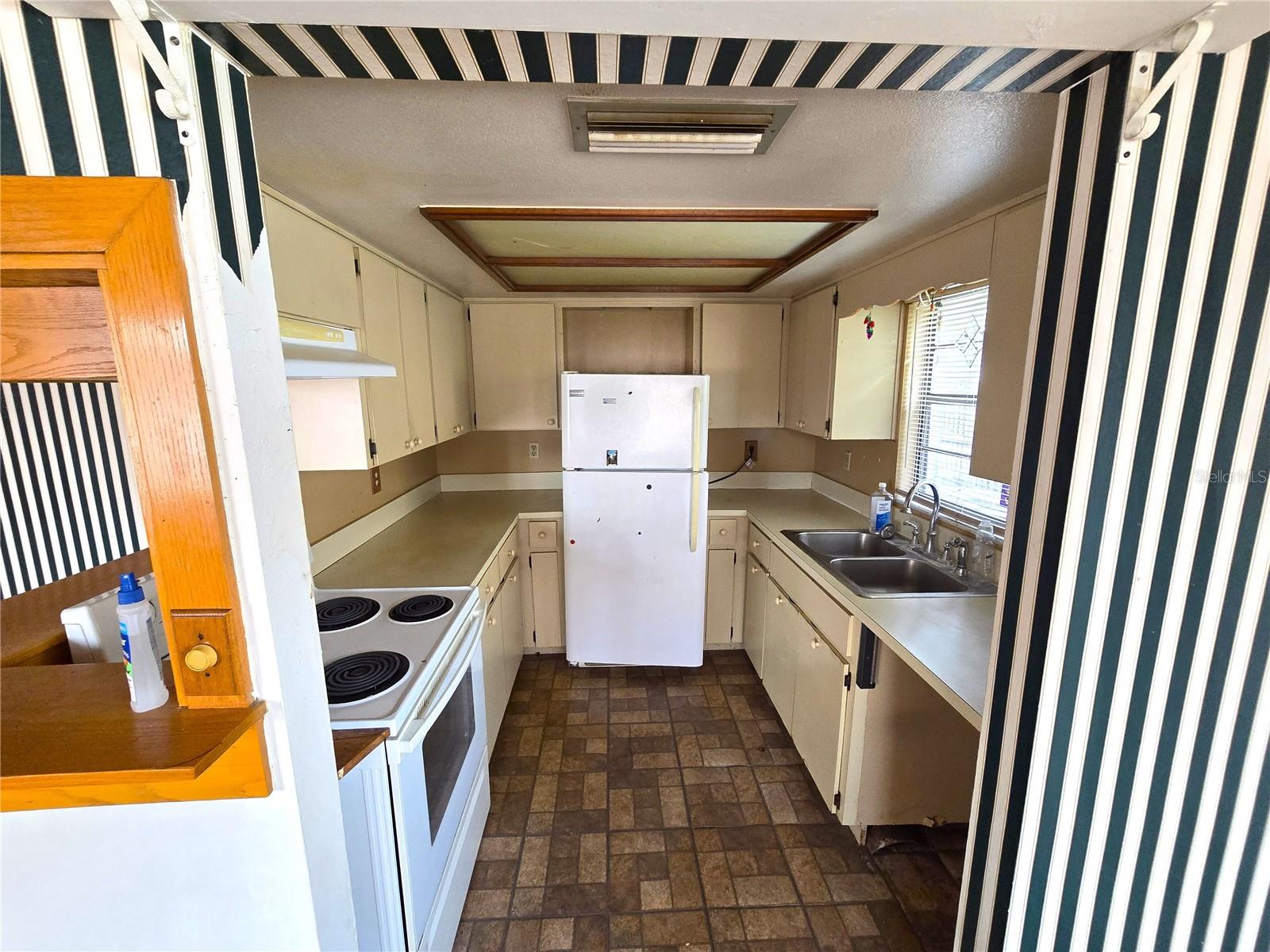 1061 OLD SOUTH DRIVE