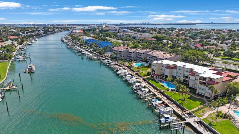 1060 PINELLAS BAYWAY S 103