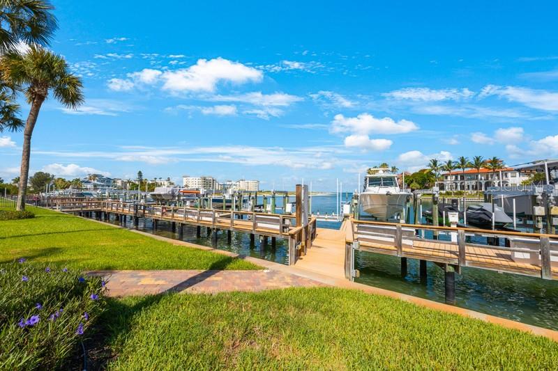 1060 PINELLAS BAYWAY S 103