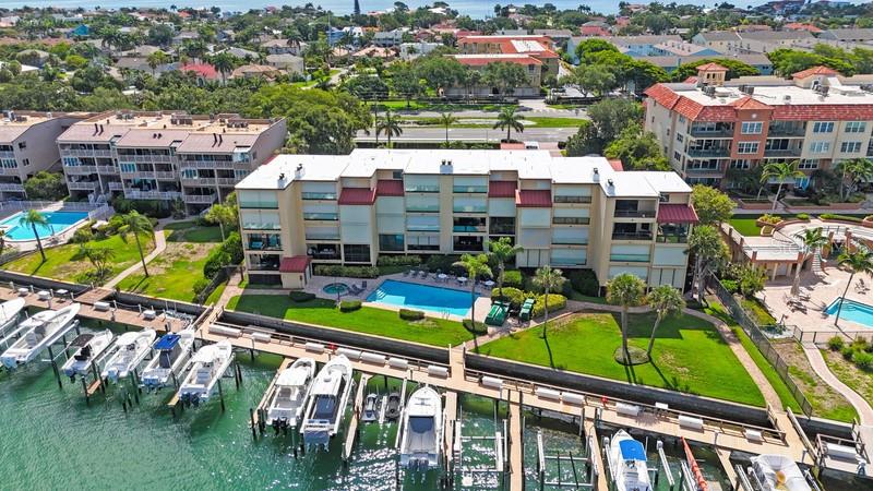 1060 PINELLAS BAYWAY S 103