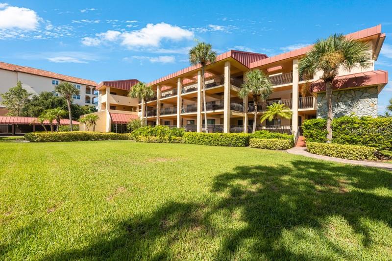 1060 PINELLAS BAYWAY S 103