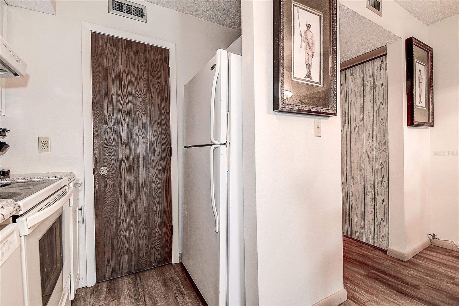 WILLOW LAKE BLDG 5 CONDO - Residential