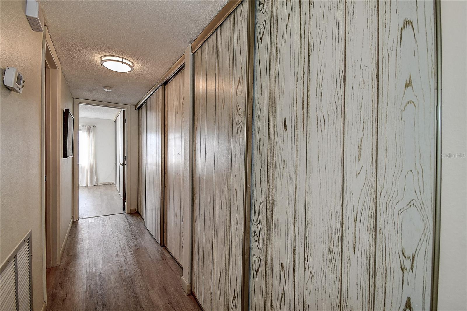 WILLOW LAKE BLDG 5 CONDO - Residential