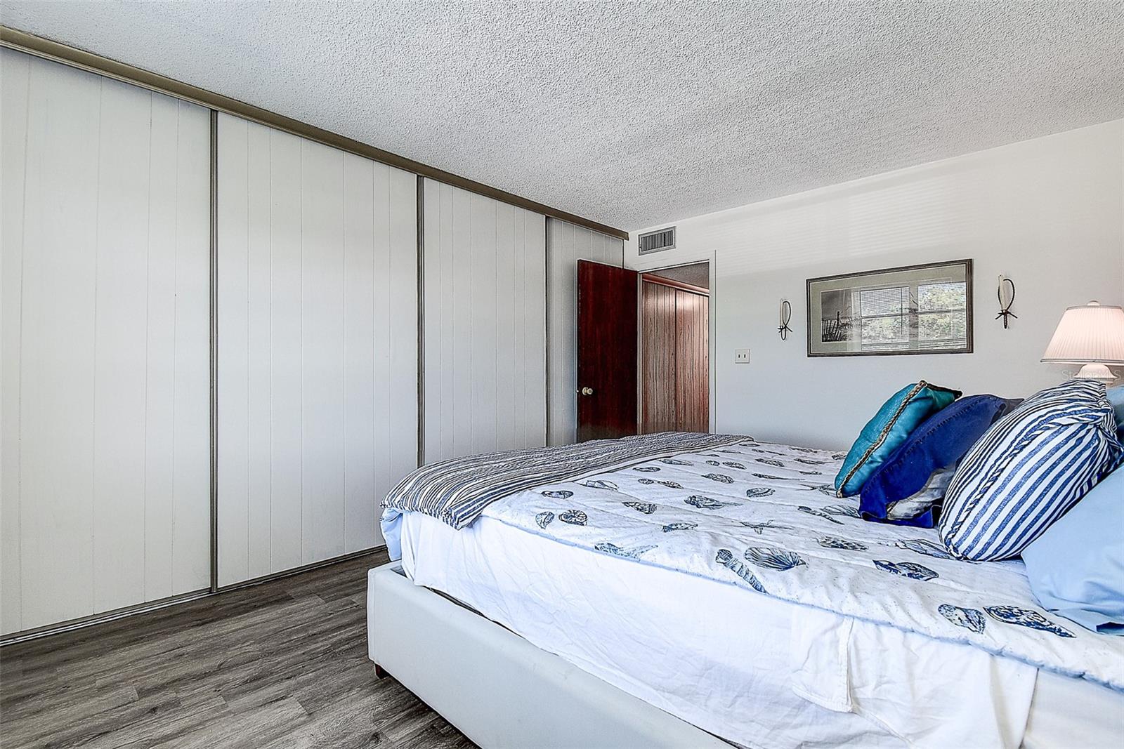 WILLOW LAKE BLDG 5 CONDO - Residential