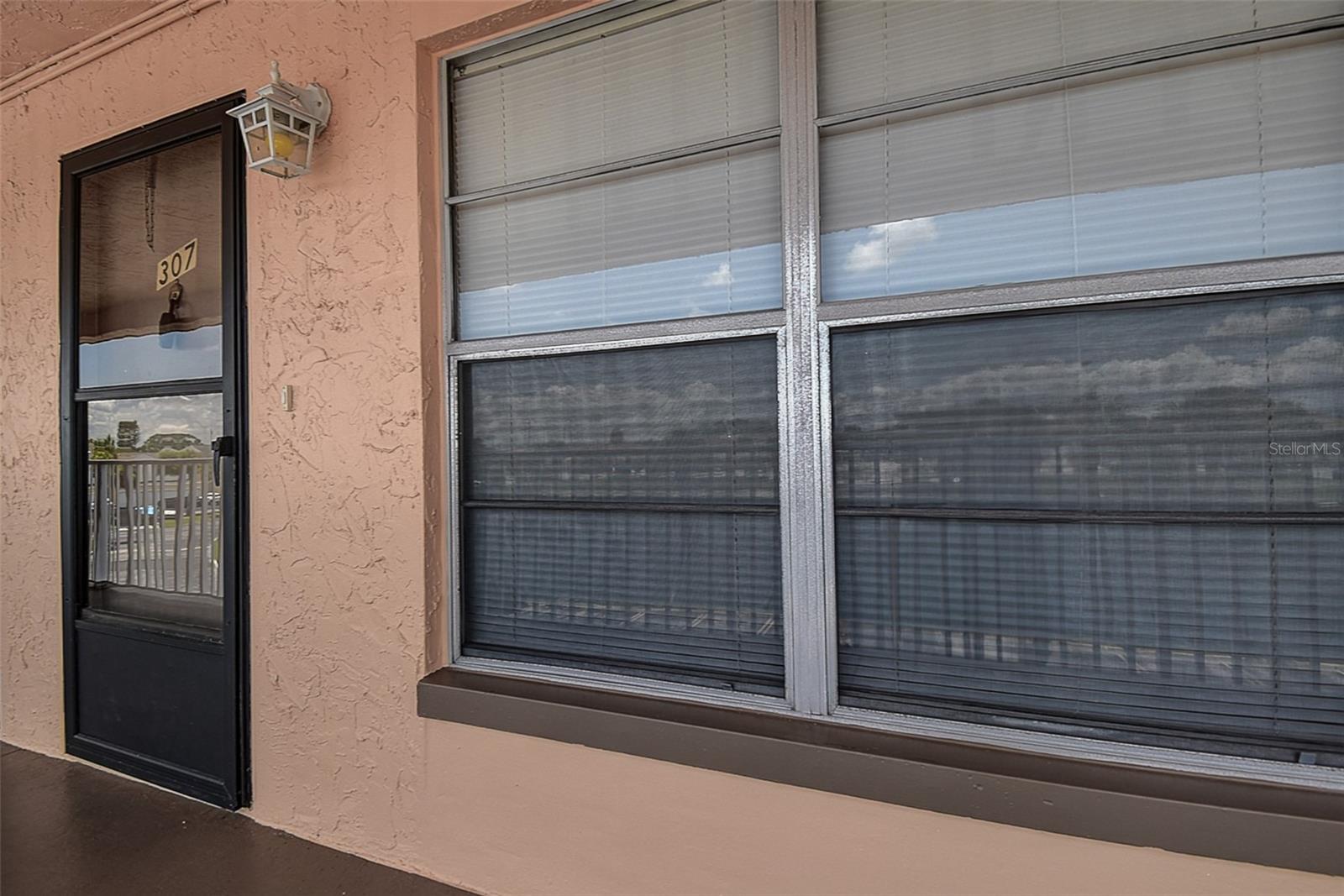 WILLOW LAKE BLDG 5 CONDO - Residential