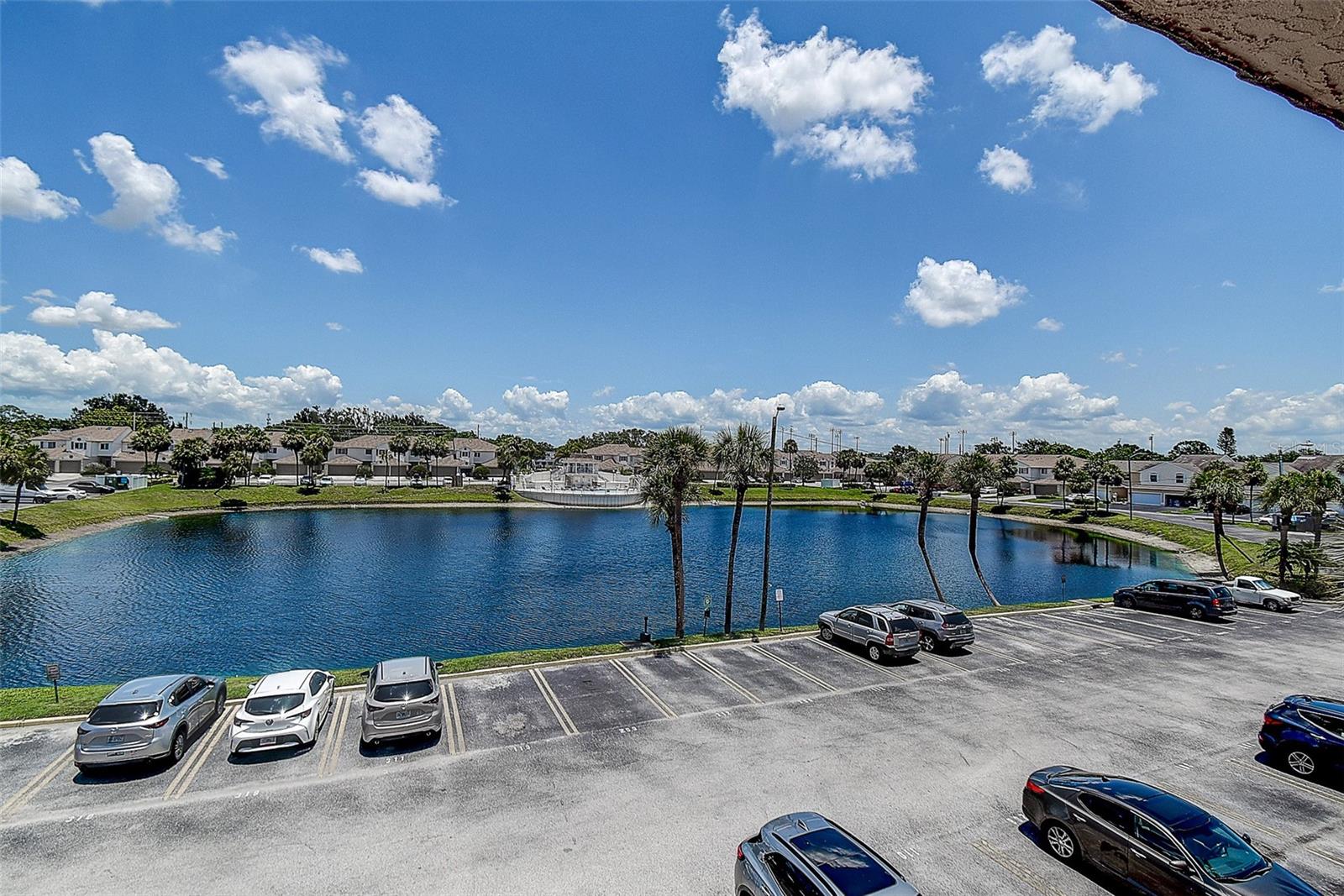 WILLOW LAKE BLDG 5 CONDO - Residential