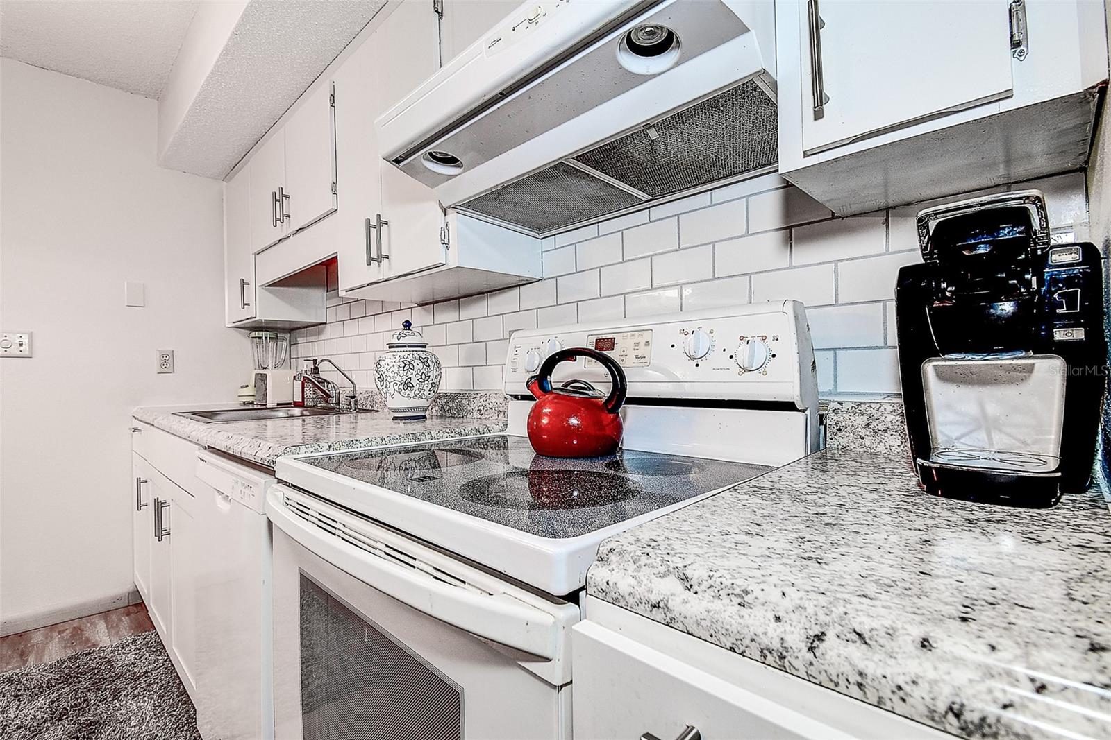 WILLOW LAKE BLDG 5 CONDO - Residential