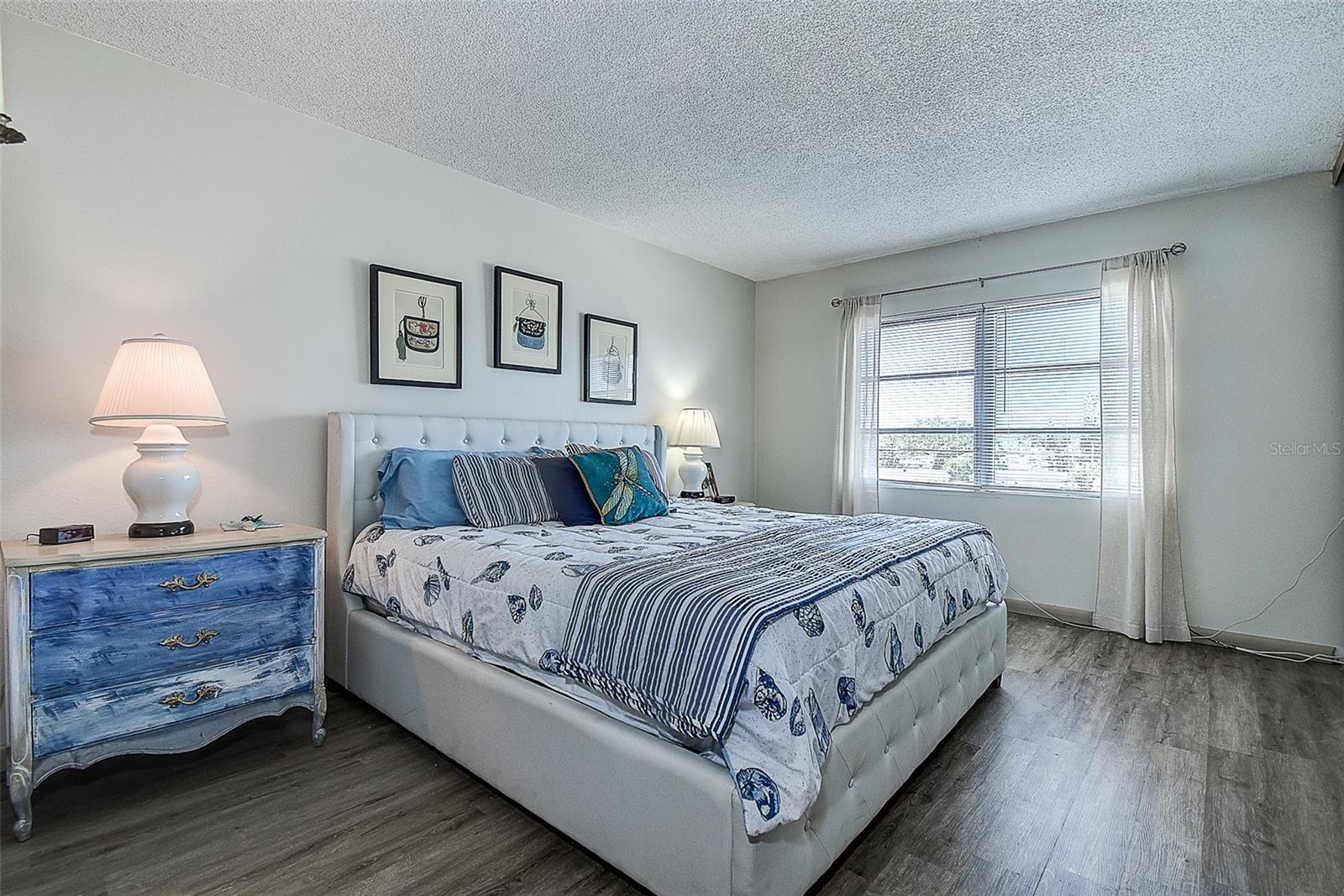 WILLOW LAKE BLDG 5 CONDO - Residential