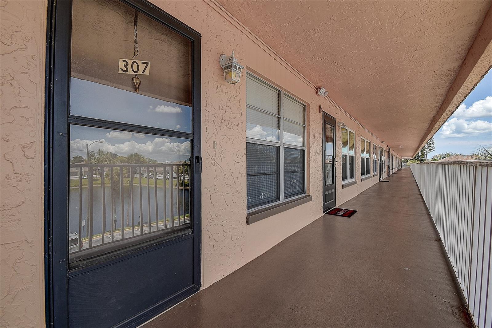 WILLOW LAKE BLDG 5 CONDO - Residential