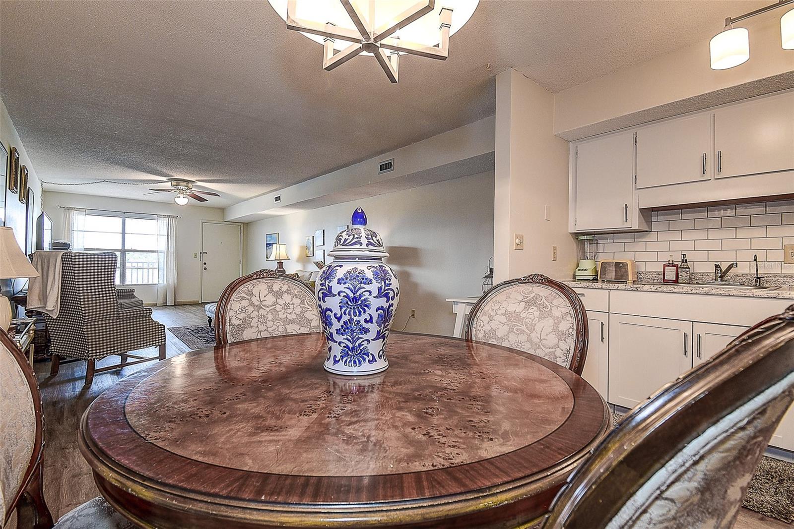 WILLOW LAKE BLDG 5 CONDO - Residential