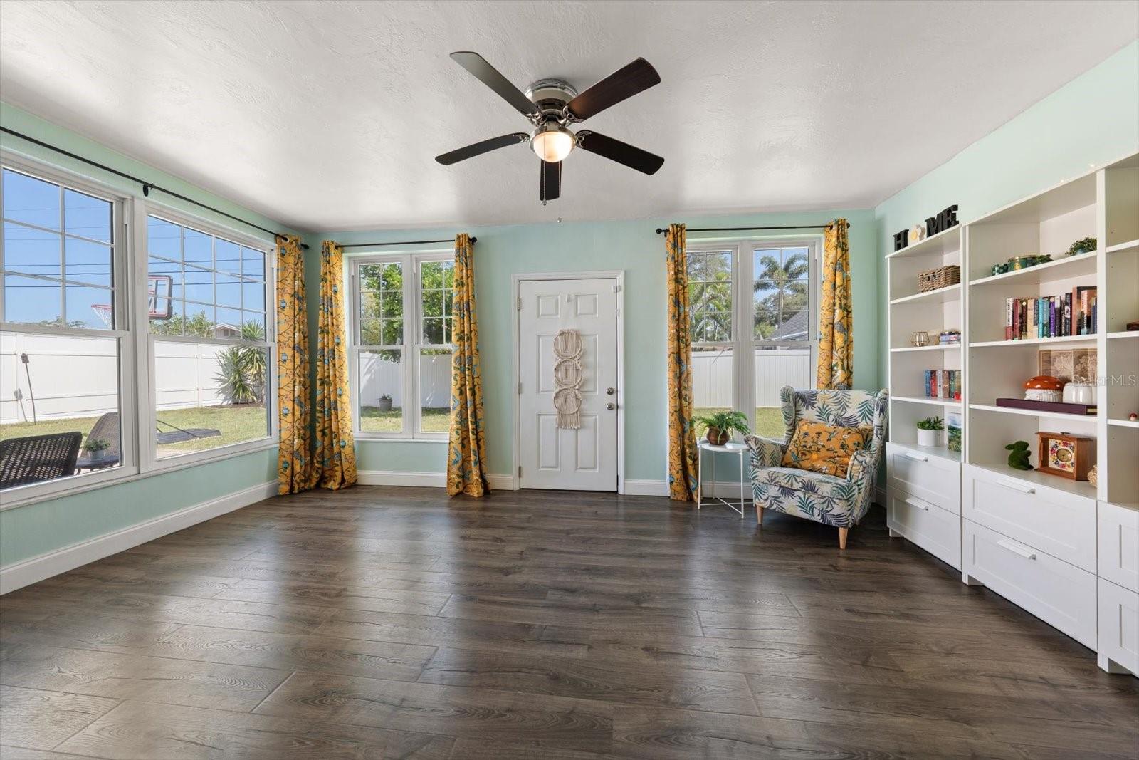 URBAN LAKE ESTATES - Residential