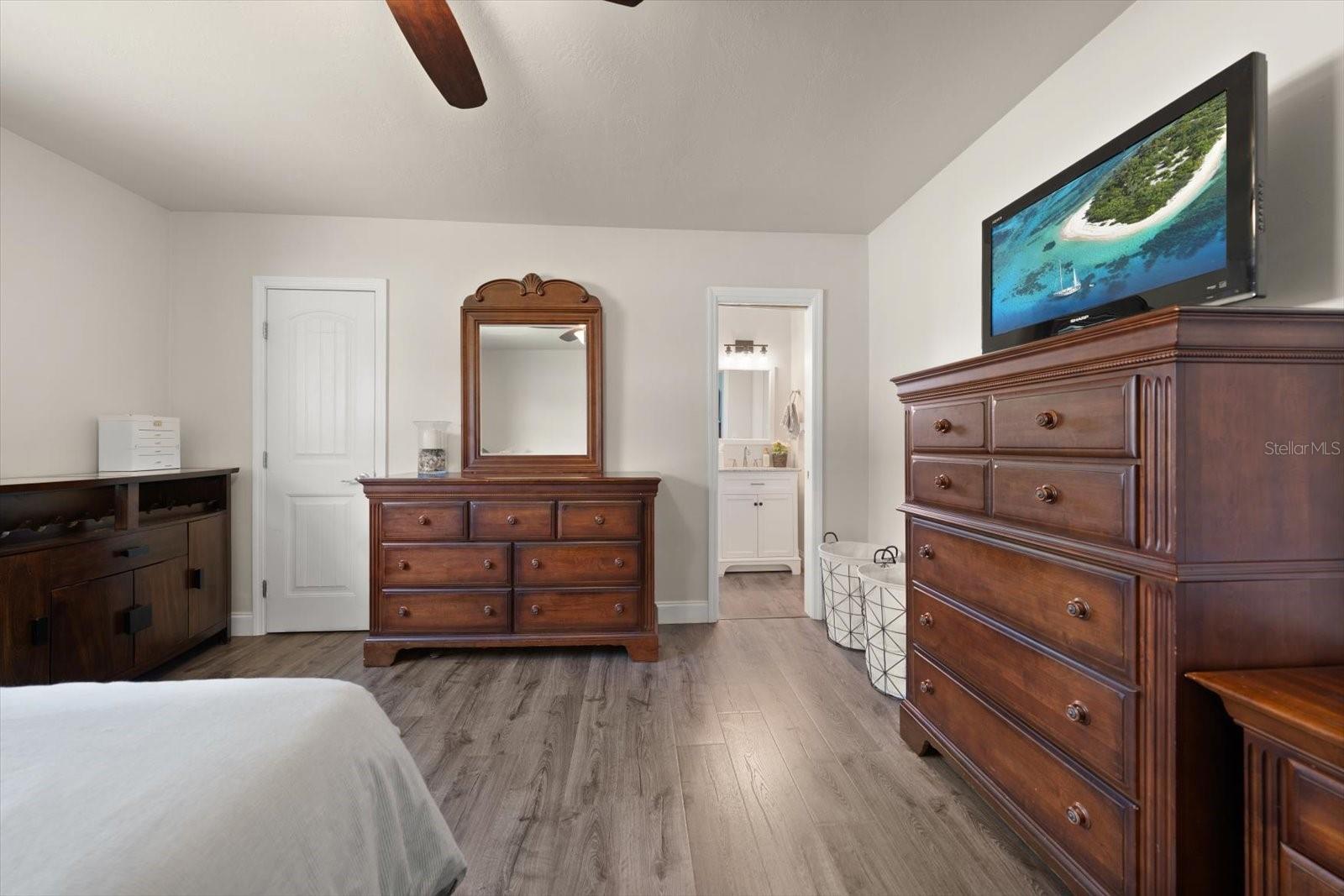 URBAN LAKE ESTATES - Residential