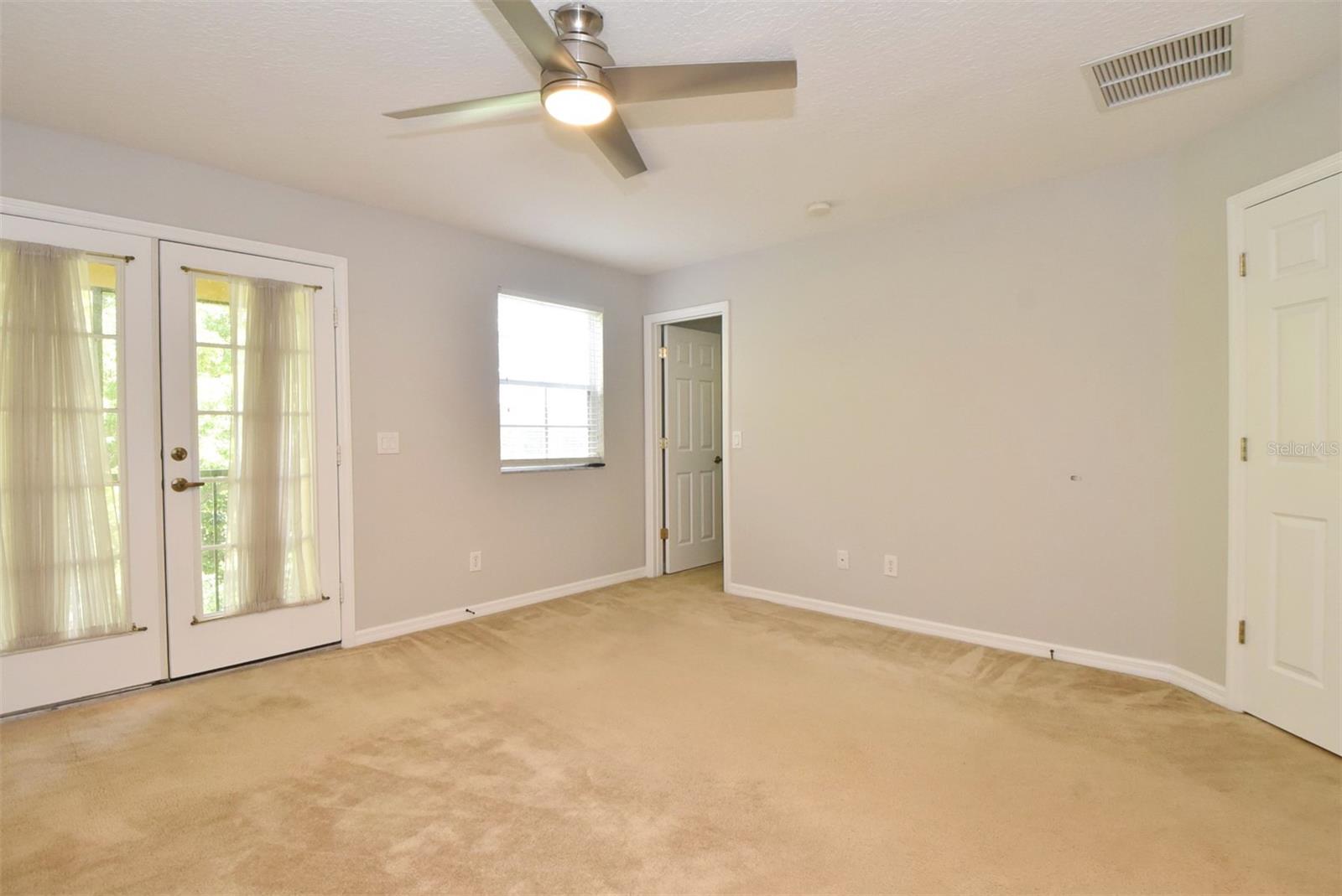 VILLAS AT DEER RUN - Residential Lease