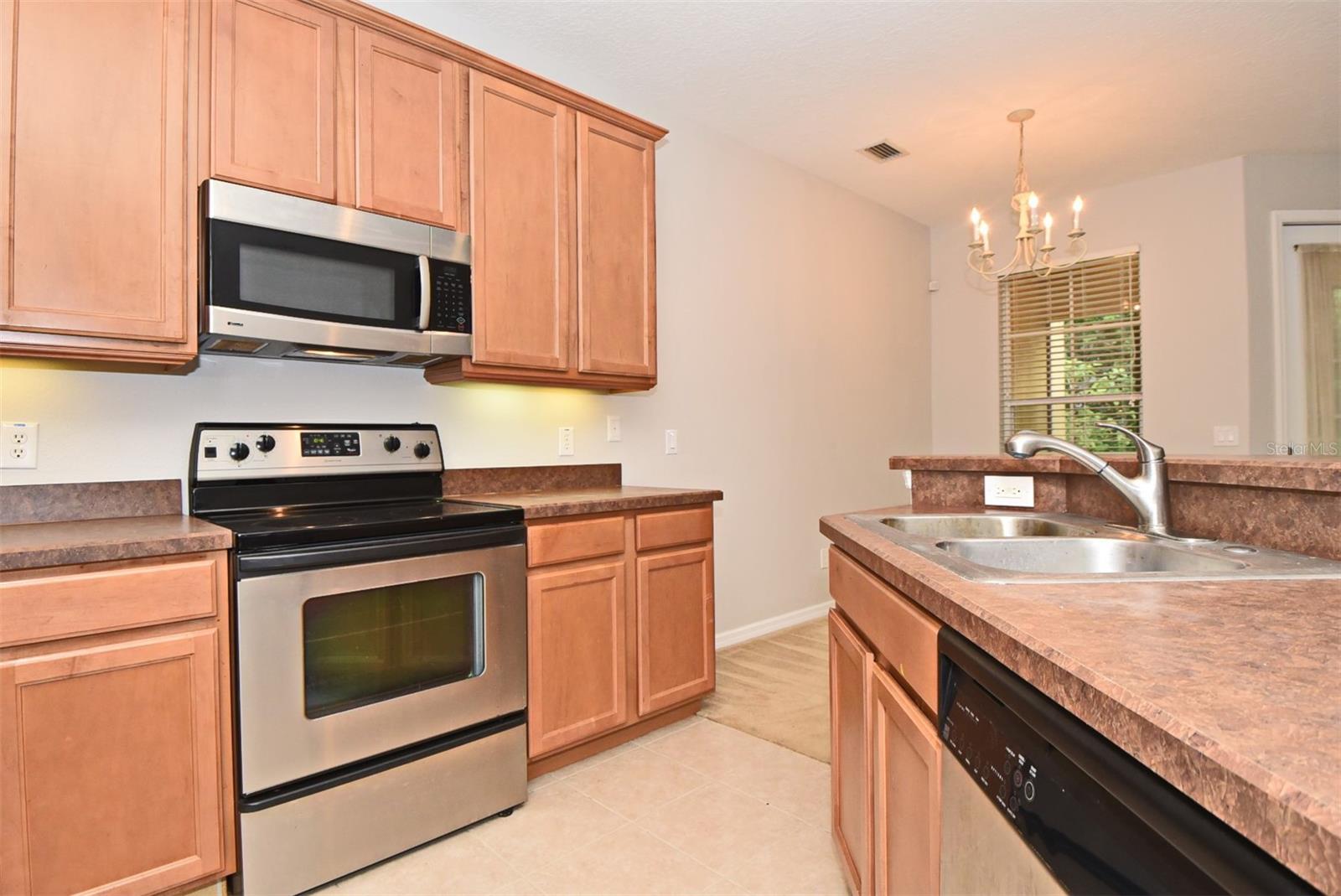 VILLAS AT DEER RUN - Residential Lease