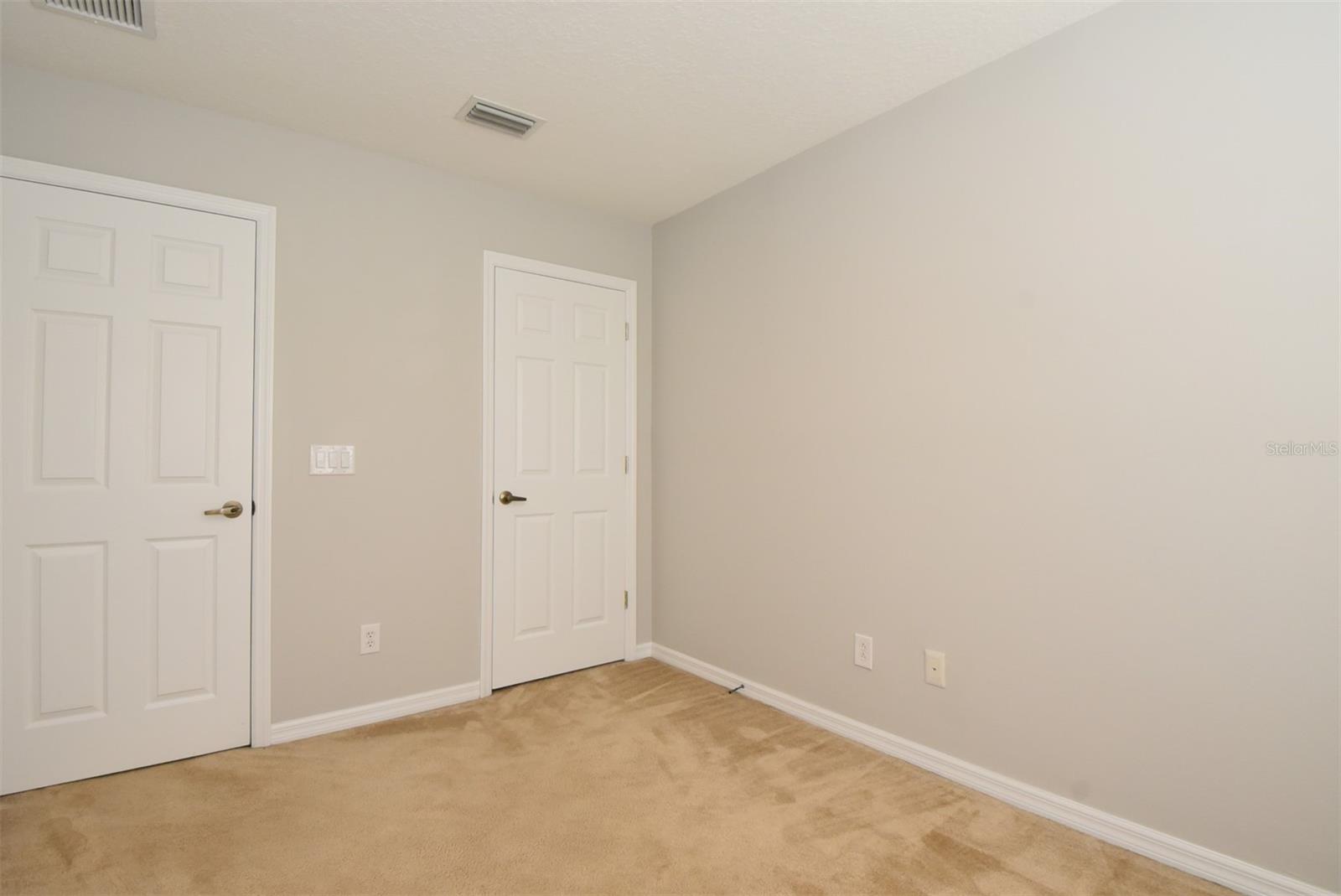 VILLAS AT DEER RUN - Residential Lease