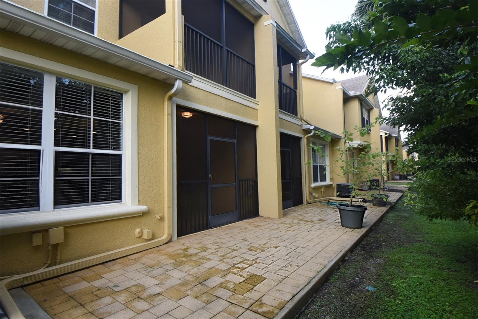 VILLAS AT DEER RUN - Residential Lease