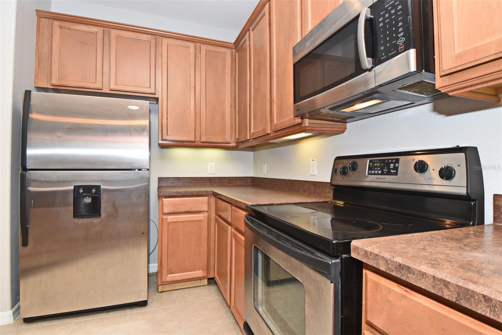 VILLAS AT DEER RUN - Residential Lease