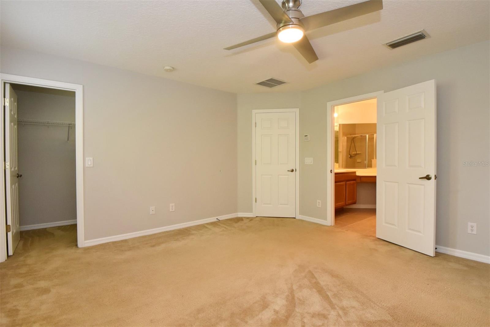 VILLAS AT DEER RUN - Residential Lease