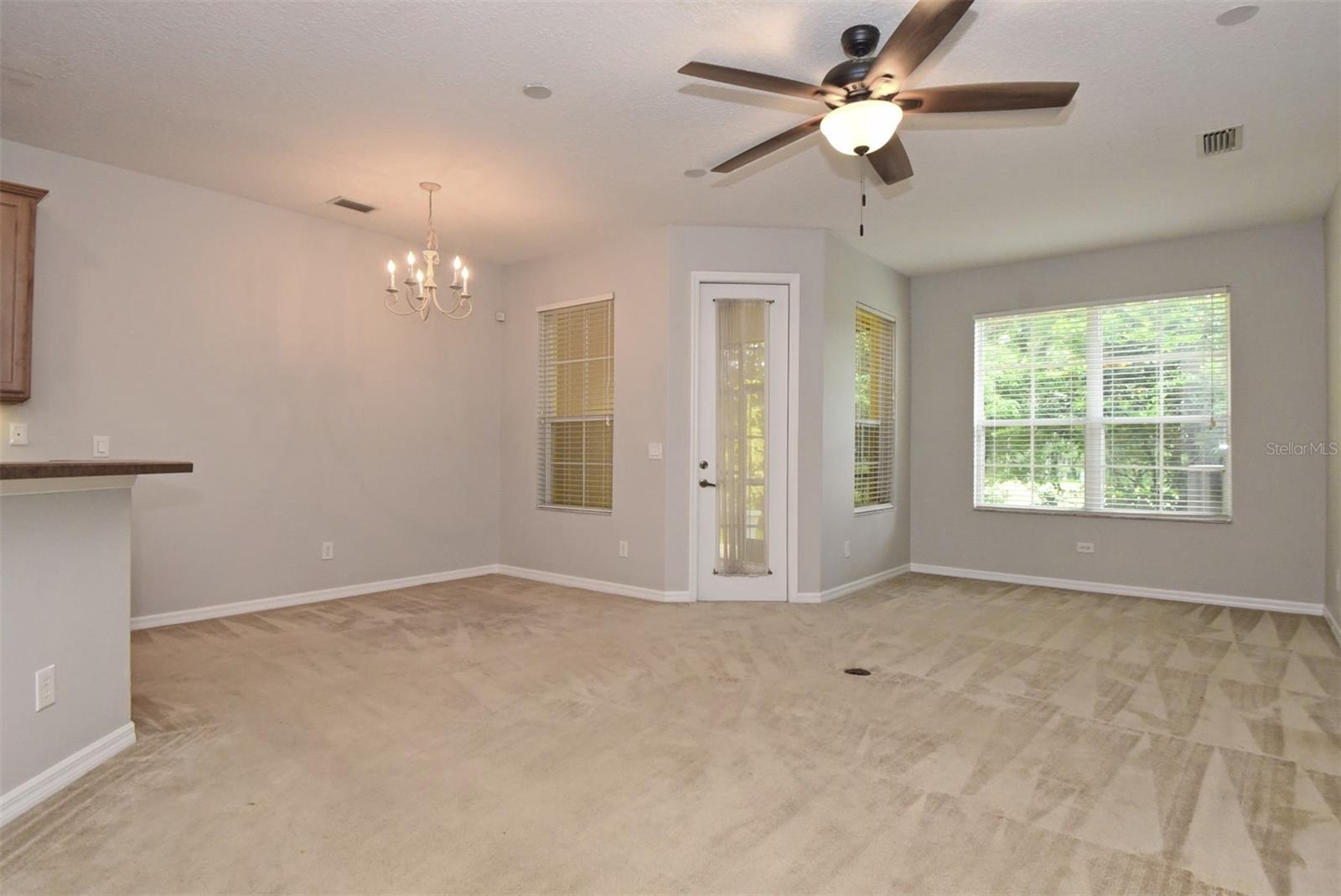 VILLAS AT DEER RUN - Residential Lease