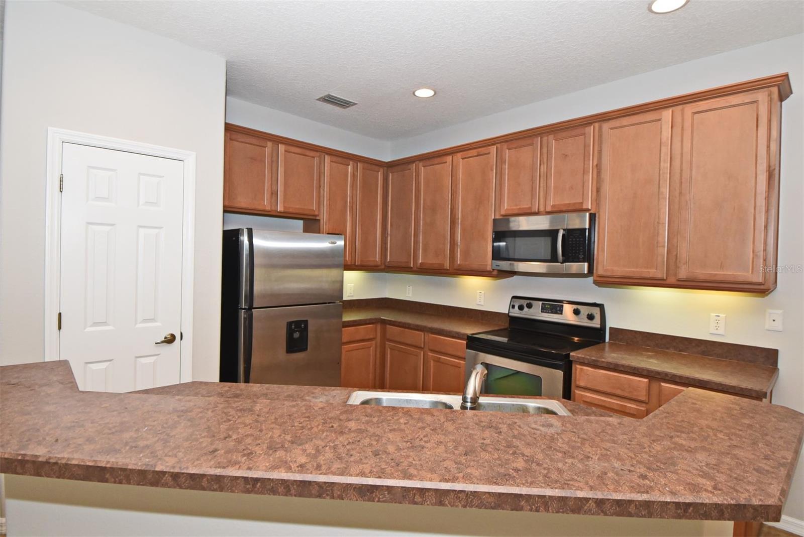 VILLAS AT DEER RUN - Residential Lease