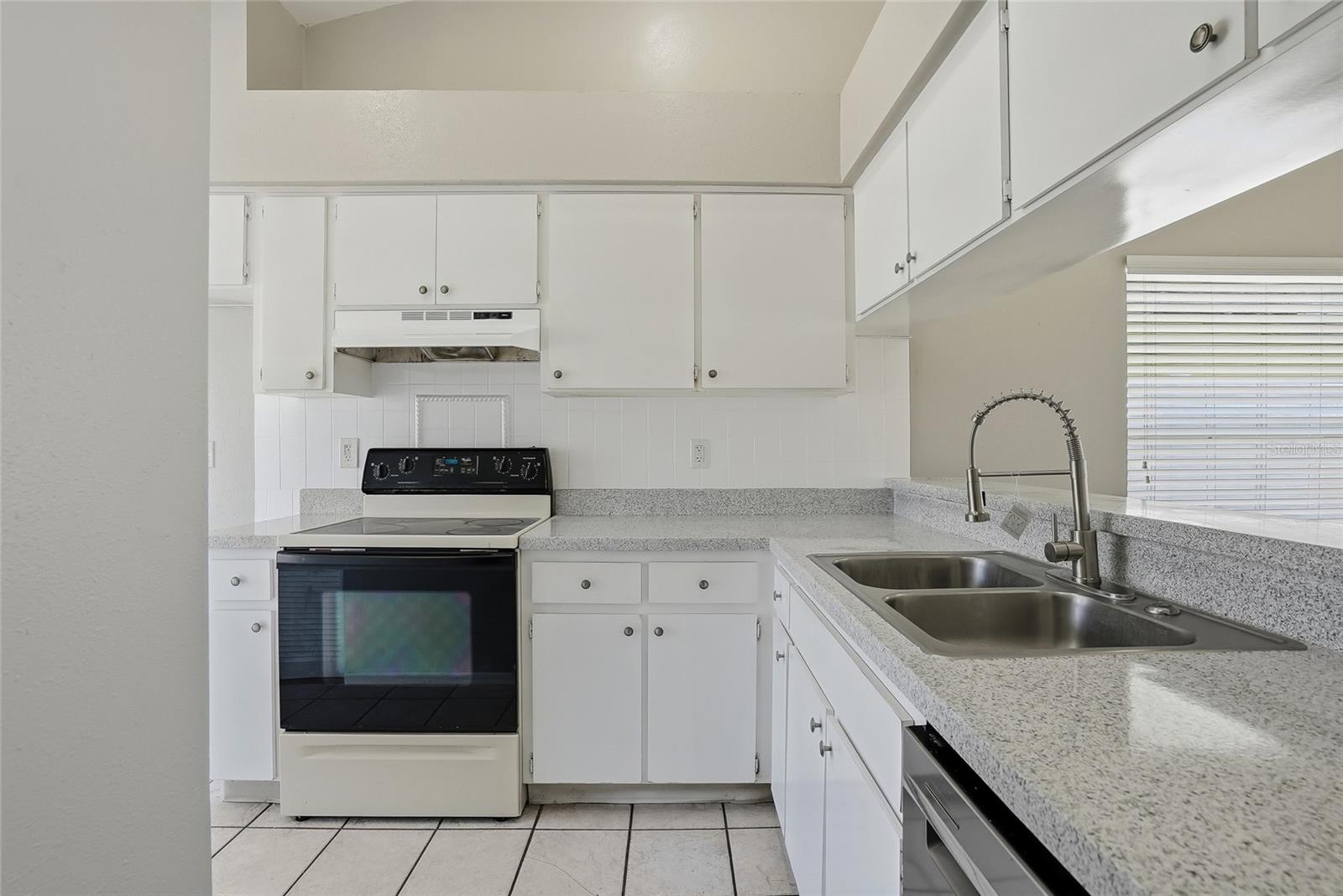 COUNTRYWAY PRCL B TRCT 1 PH - Residential