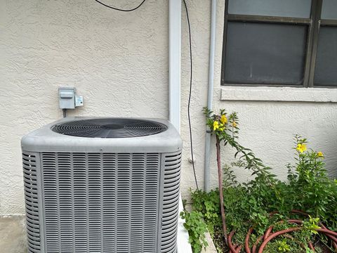 Tiny photo for 18550 Lake Emma Drive, Groveland, FL 34736 (MLS # O6339449)