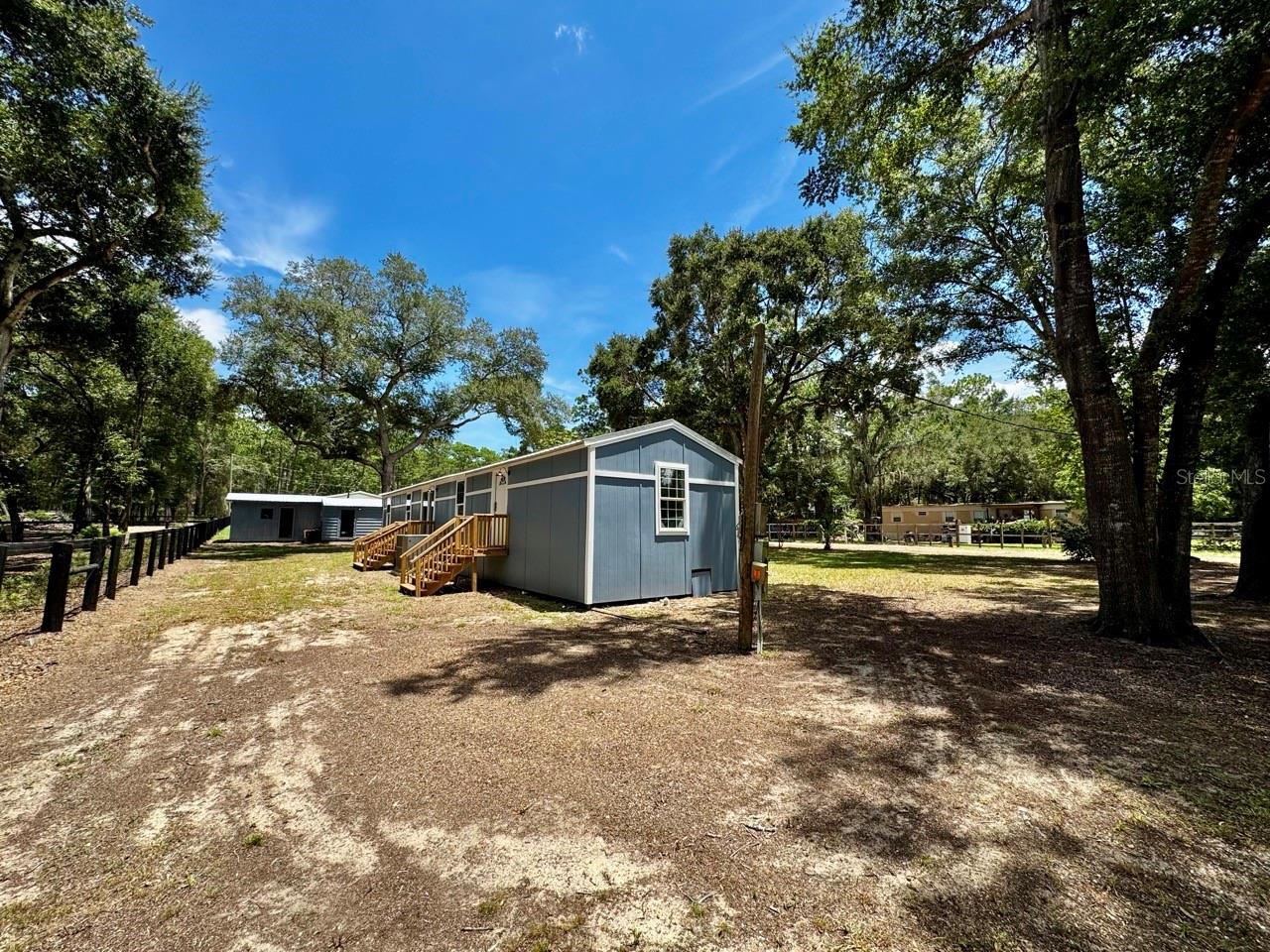 BUCK HILL - Residential