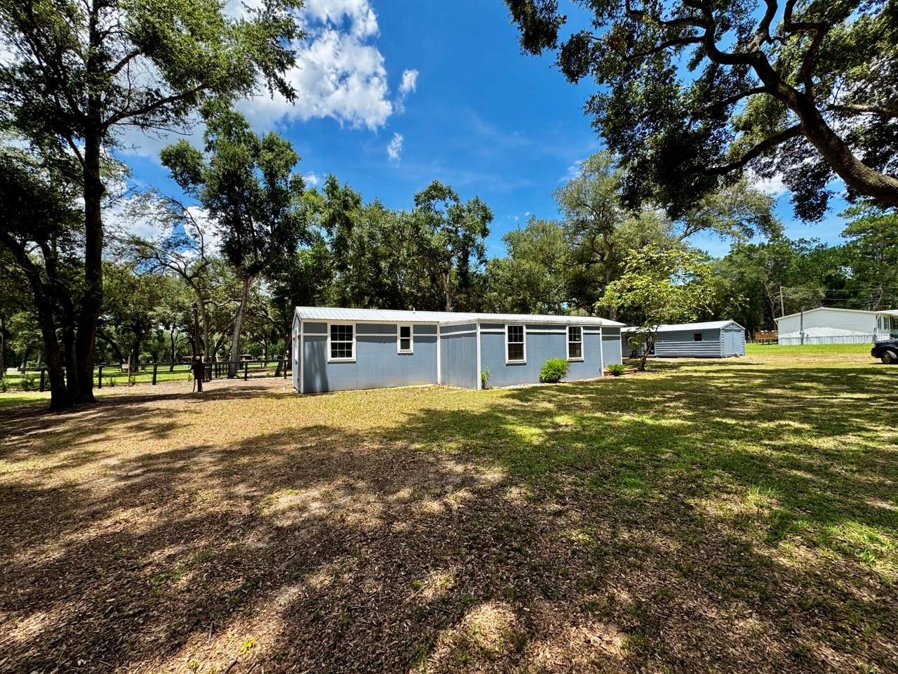 BUCK HILL - Residential