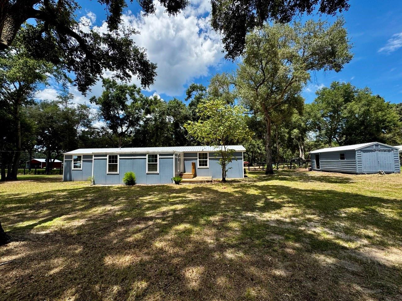 BUCK HILL - Residential