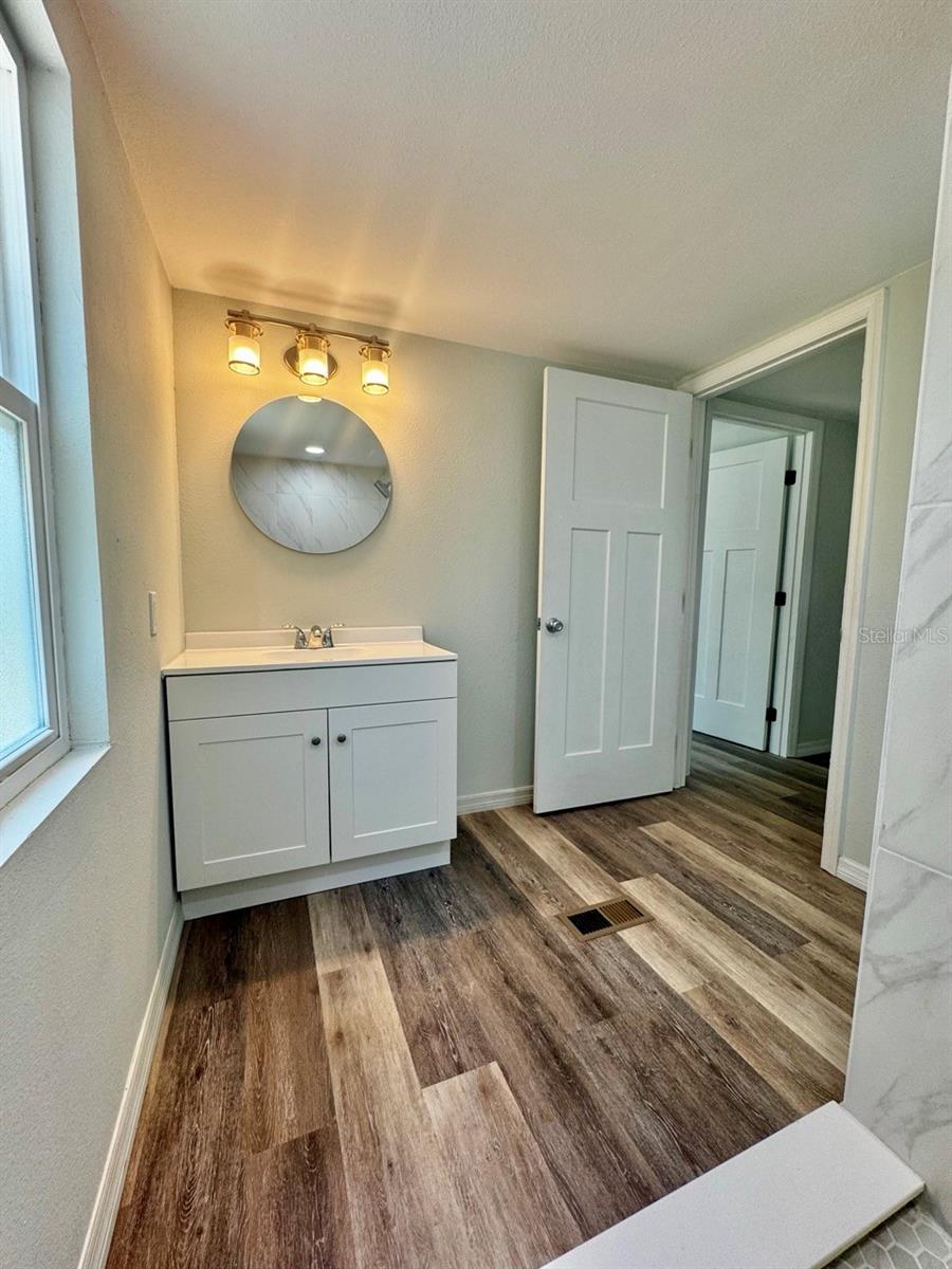 BUCK HILL - Residential