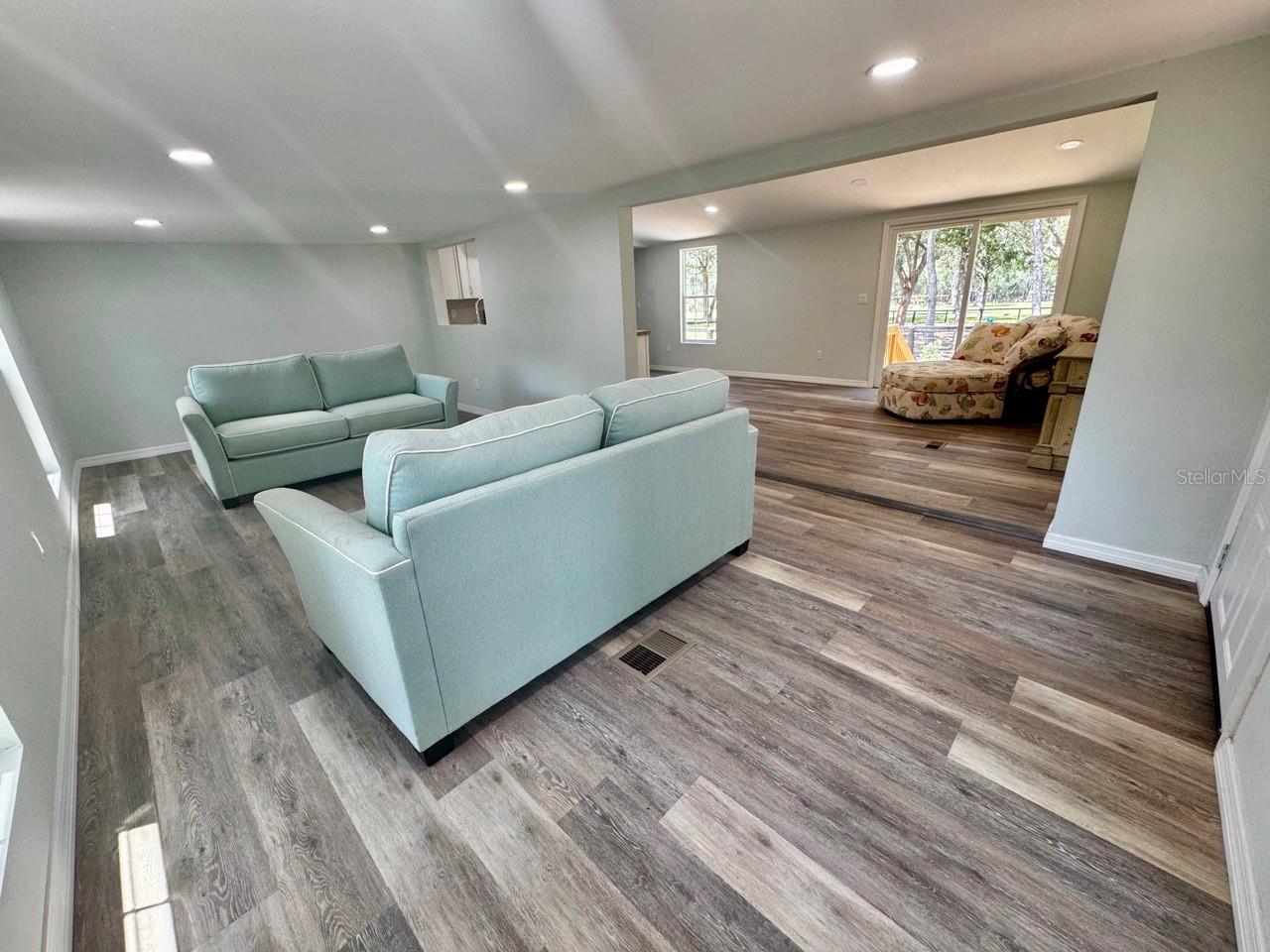 BUCK HILL - Residential