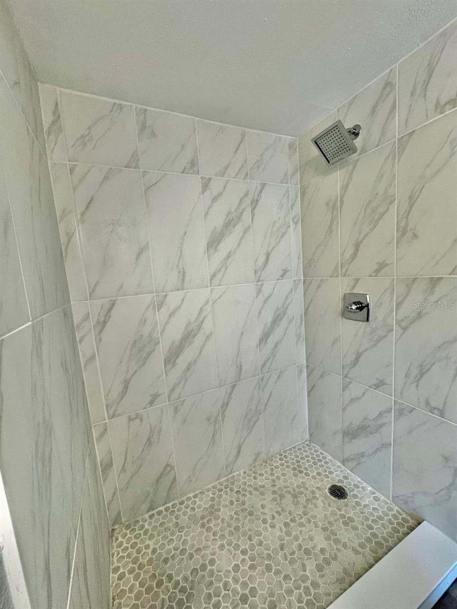 BUCK HILL - Residential