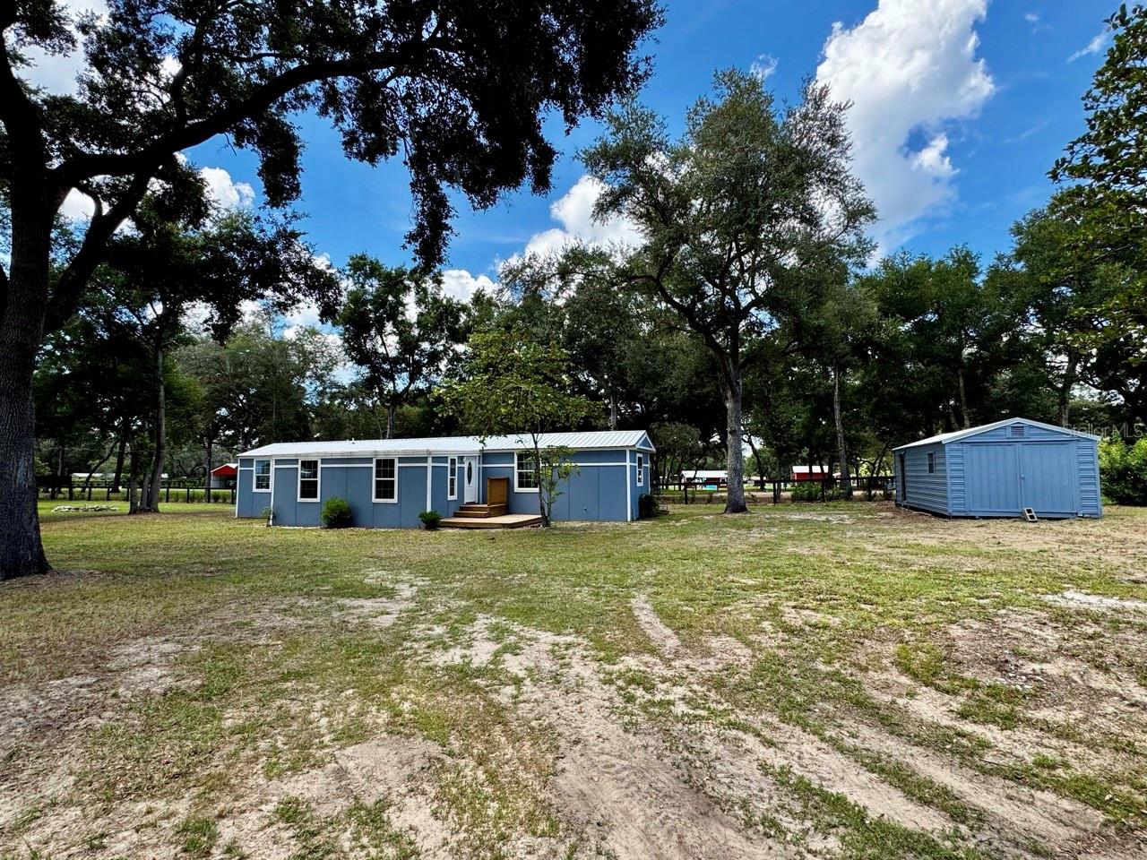 BUCK HILL - Residential