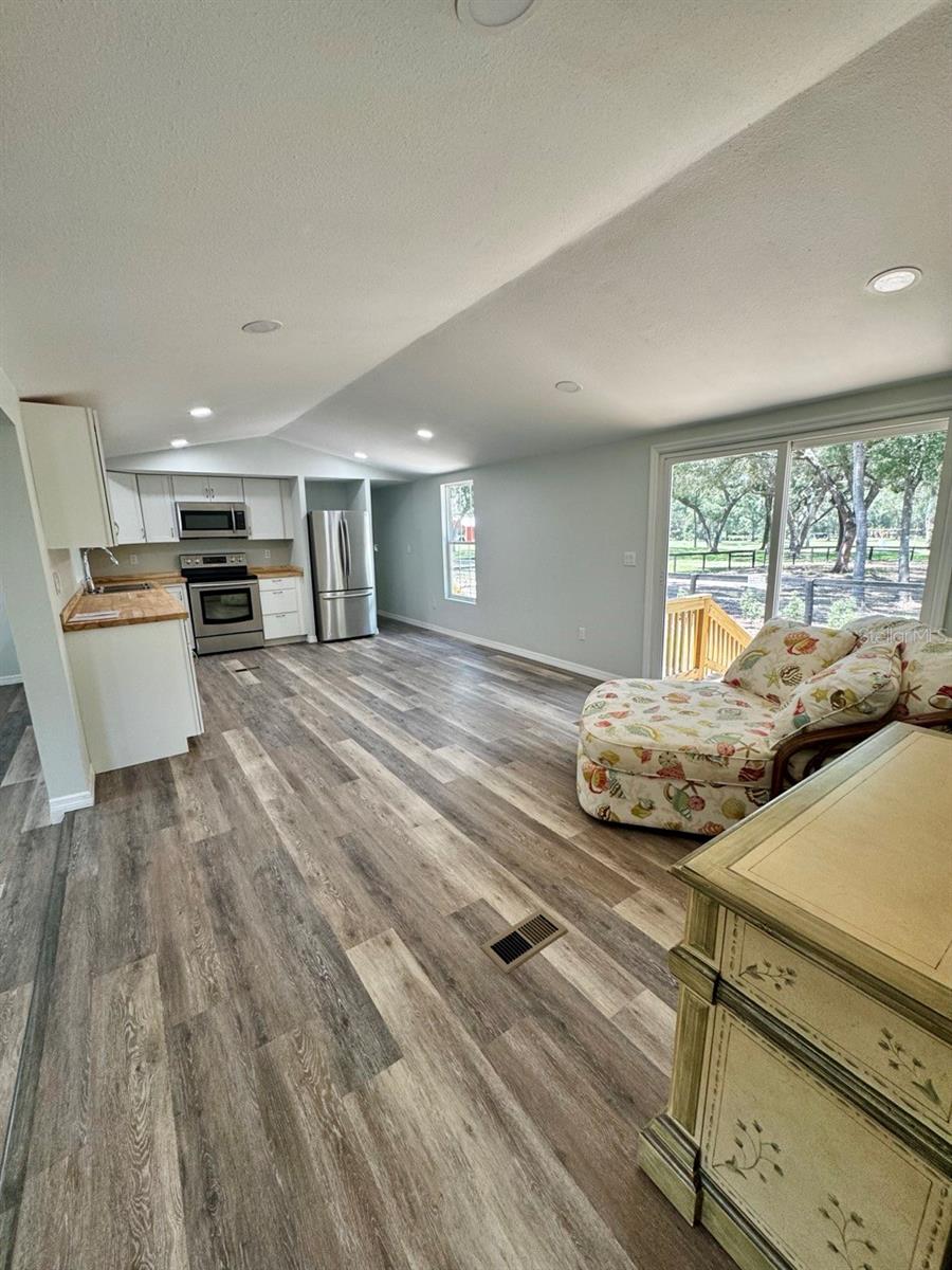 BUCK HILL - Residential