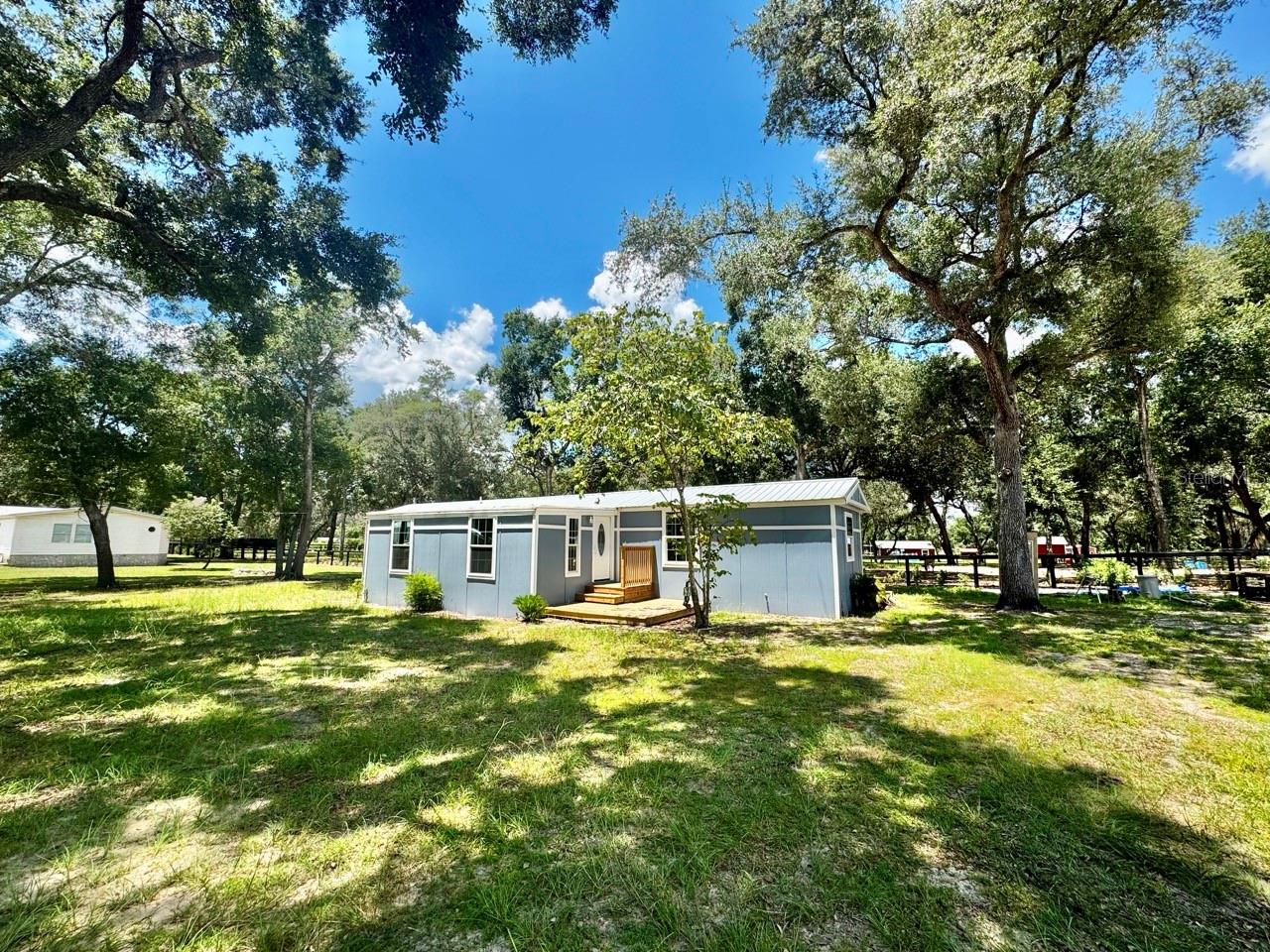 BUCK HILL - Residential