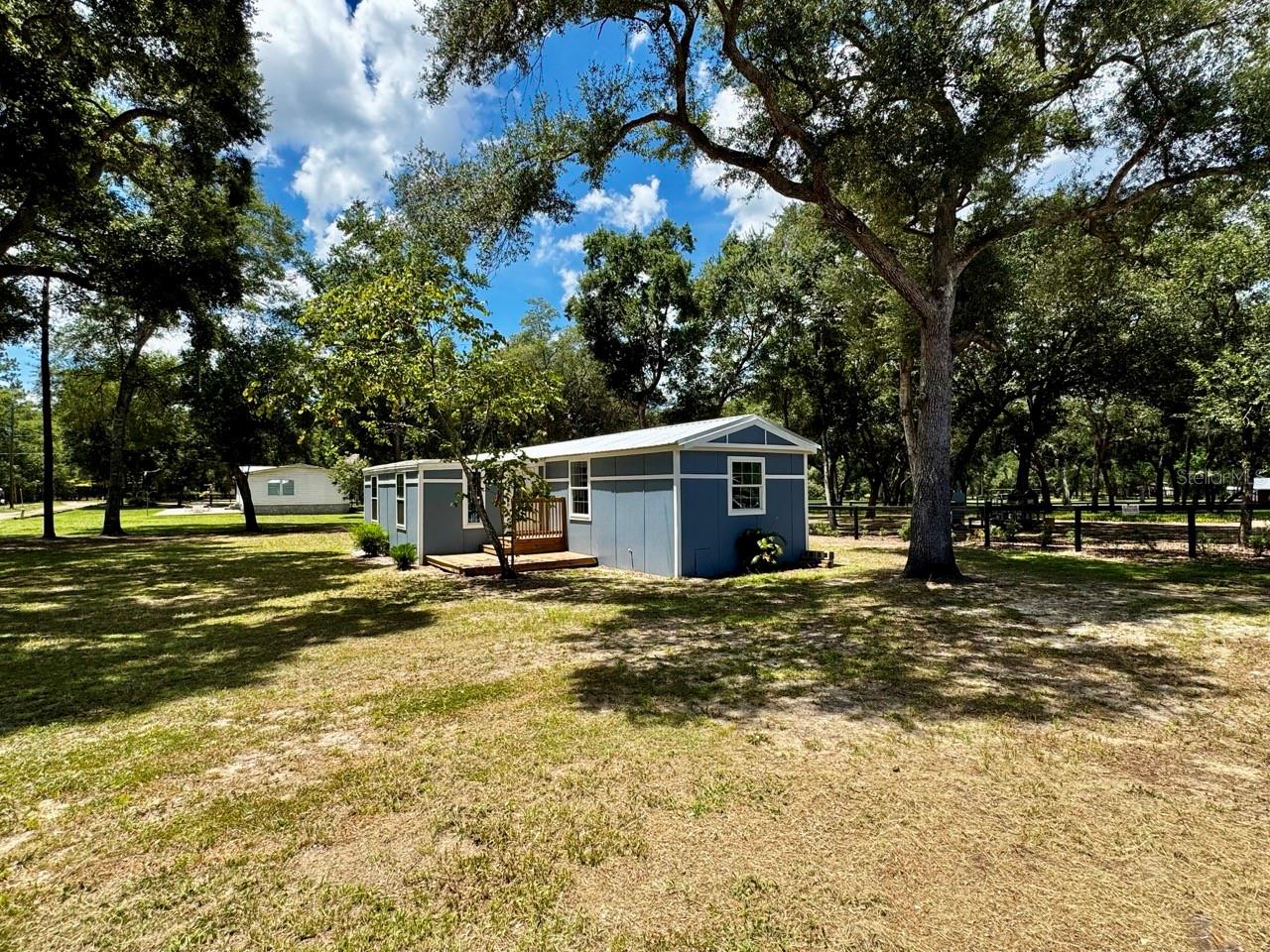 BUCK HILL - Residential