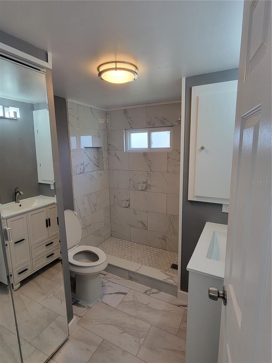 SENATE MANOR UNREC - Residential