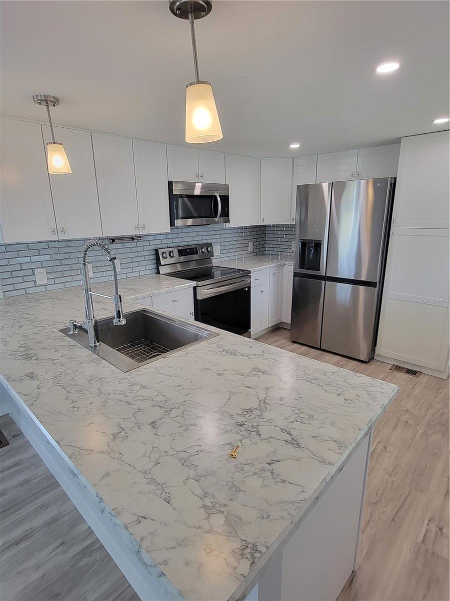 SENATE MANOR UNREC - Residential