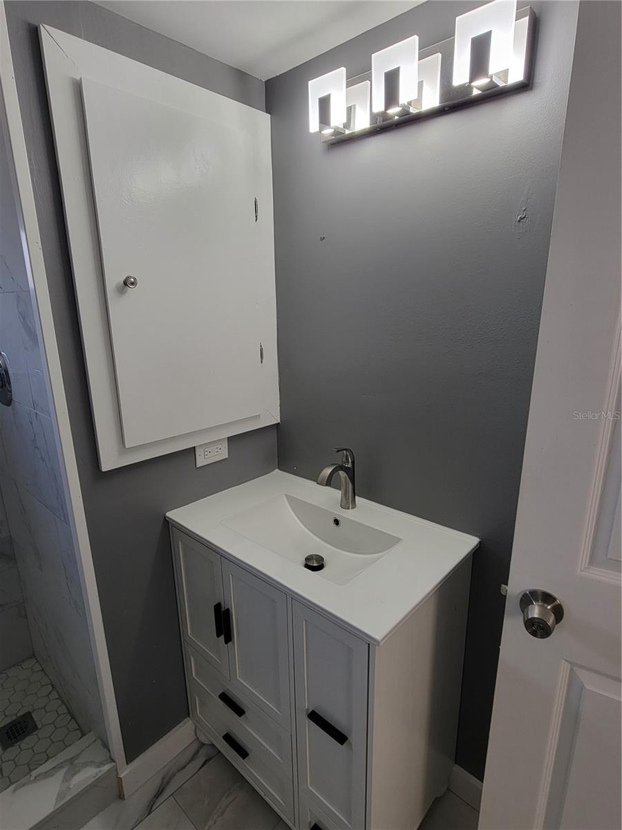 SENATE MANOR UNREC - Residential