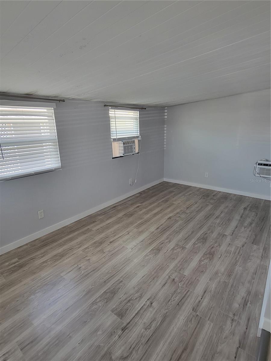 SENATE MANOR UNREC - Residential