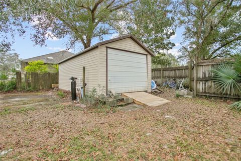 A home in DEBARY