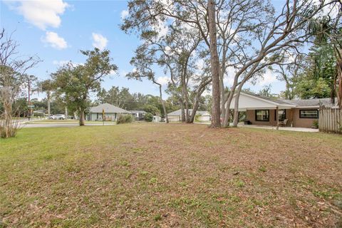 A home in DEBARY