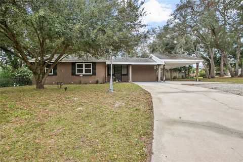 A home in DEBARY