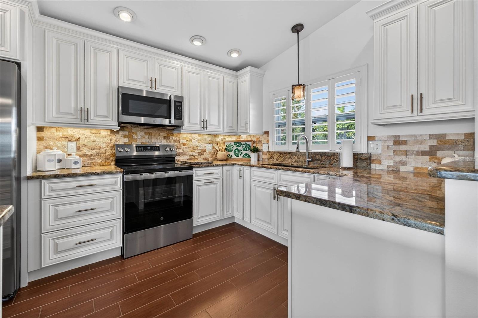 LA HACIENDA REP - Residential