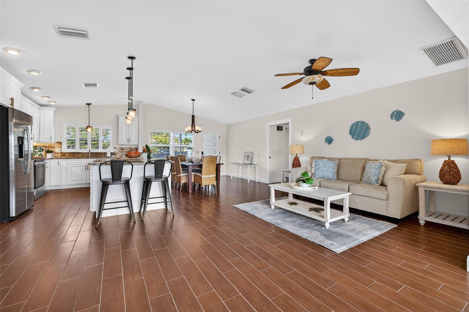 LA HACIENDA REP - Residential