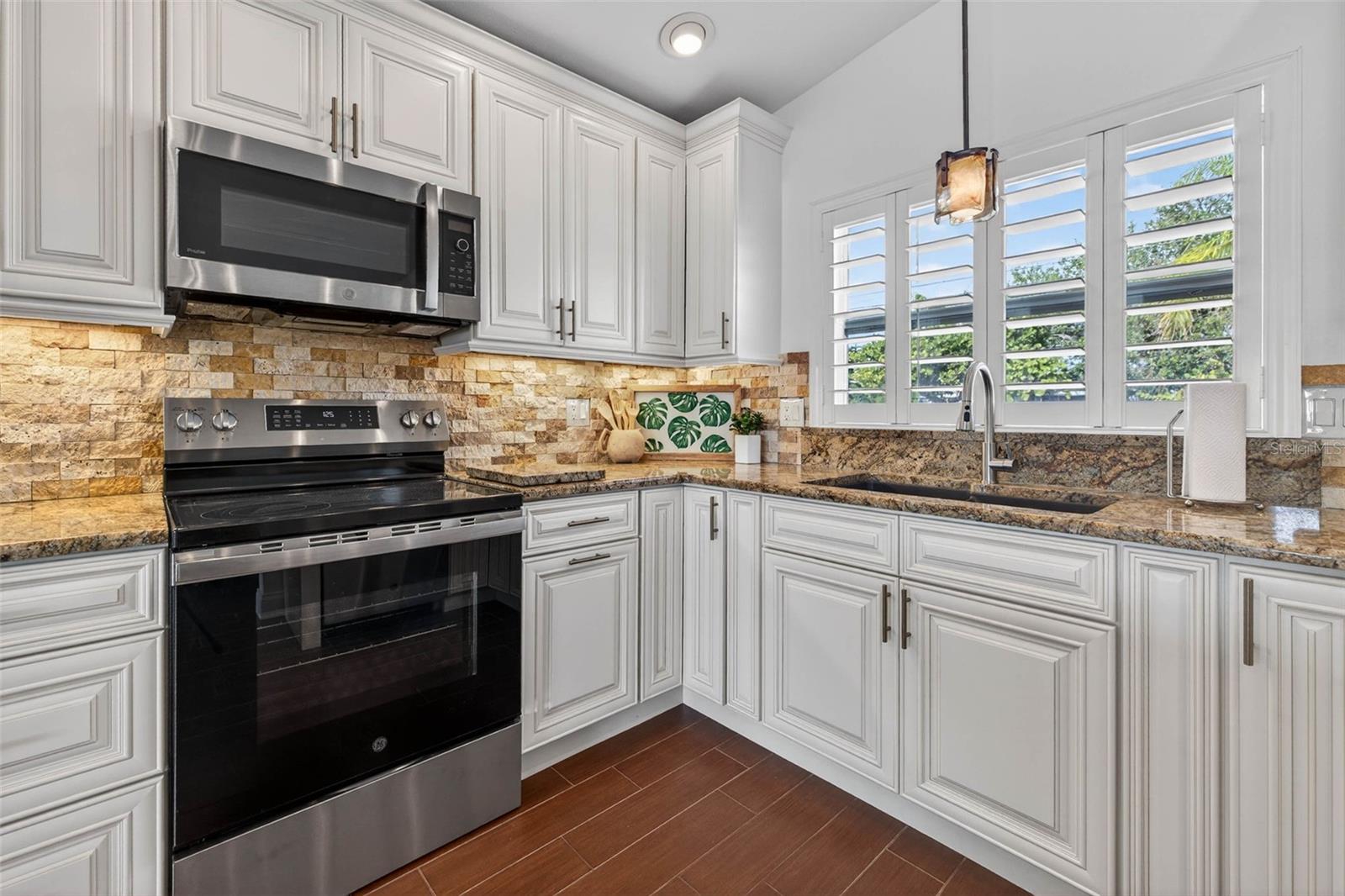 LA HACIENDA REP - Residential