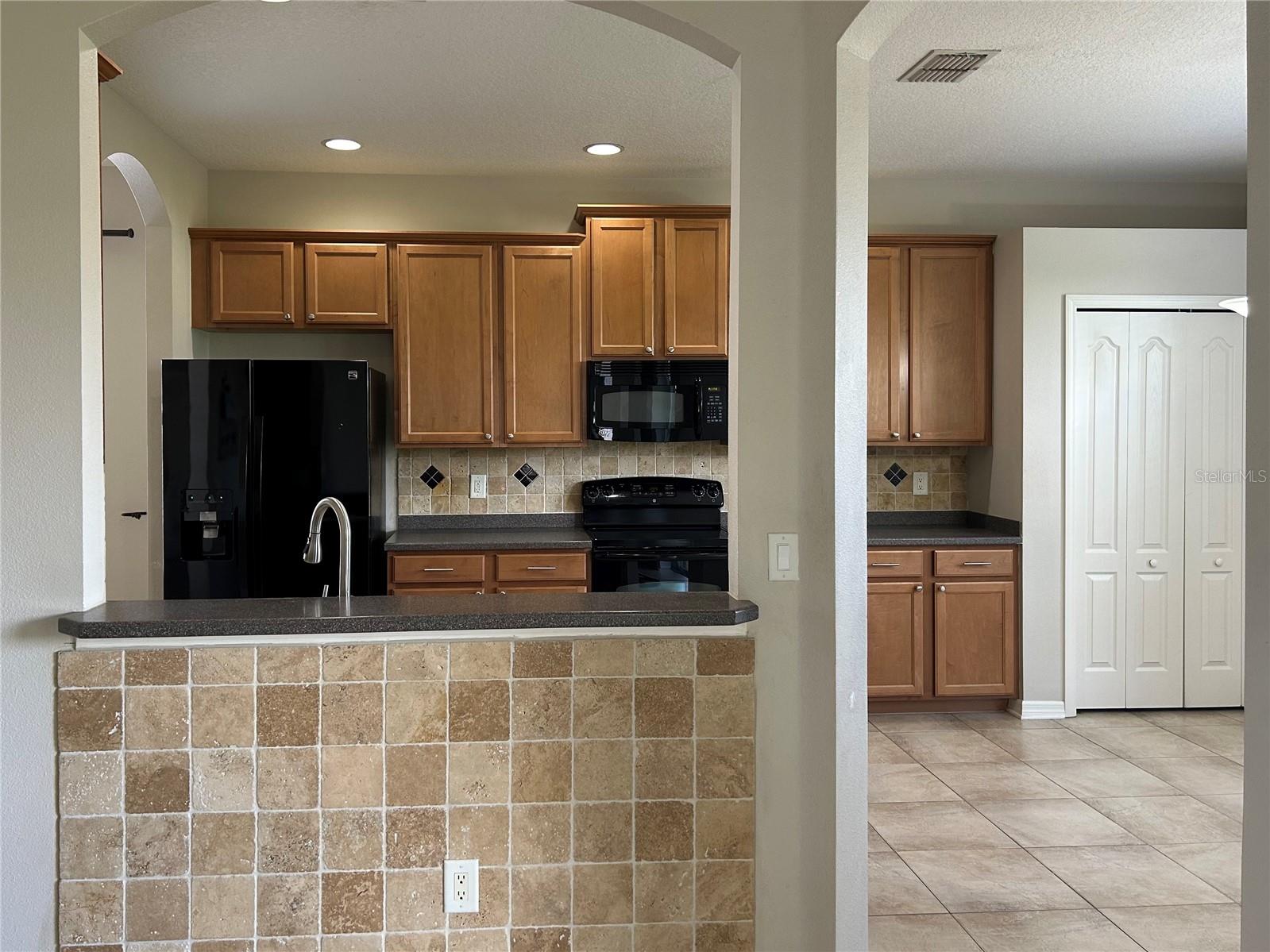 CRYSTAL LAKES - Residential